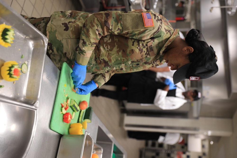 Strike Hard DFAC hosts a special Thanksgiving lunch 2022