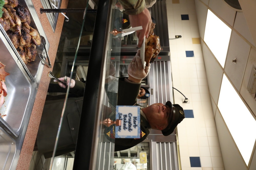 Leaders serve Soldiers during Thanksgiving celebration