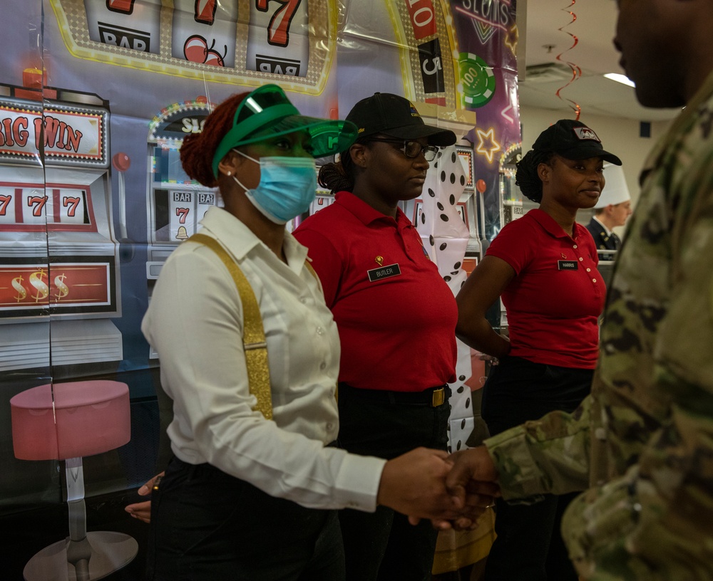 Thanksgiving dinner hosted on Fort Bliss