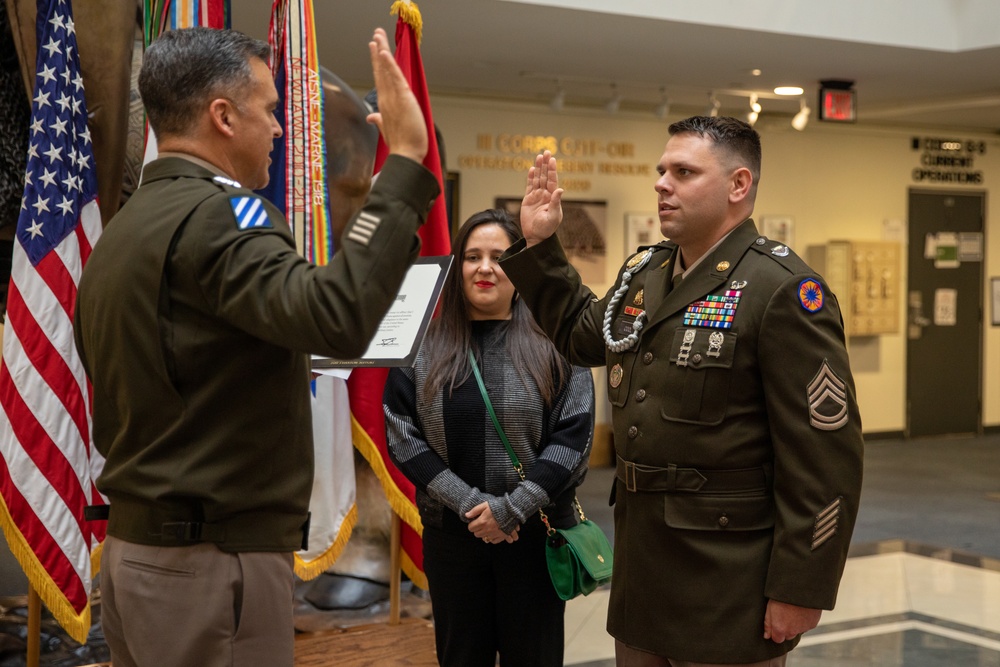 Fort Hood CG reenlists 13th ESC Soldier