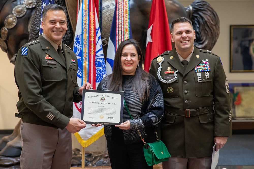 III Armored Corps commander reenlists 13th ESC Soldier