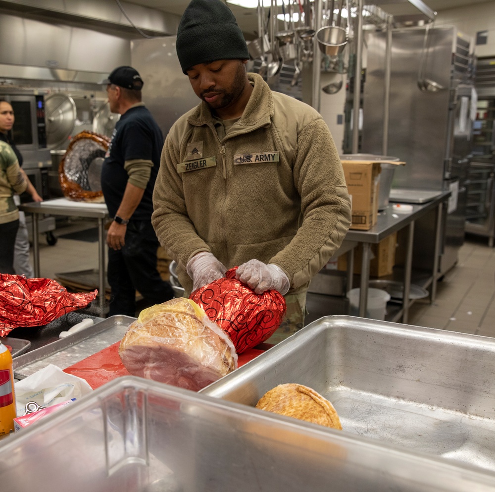 Thanksgiving Dinner hosted in Fort Bliss