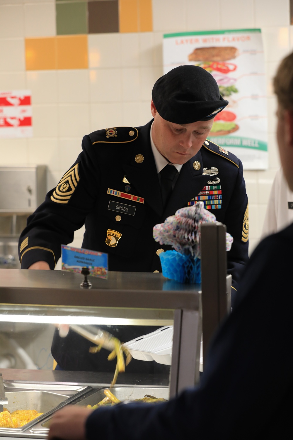 Command teams serve Thanksgiving meal to Soldiers