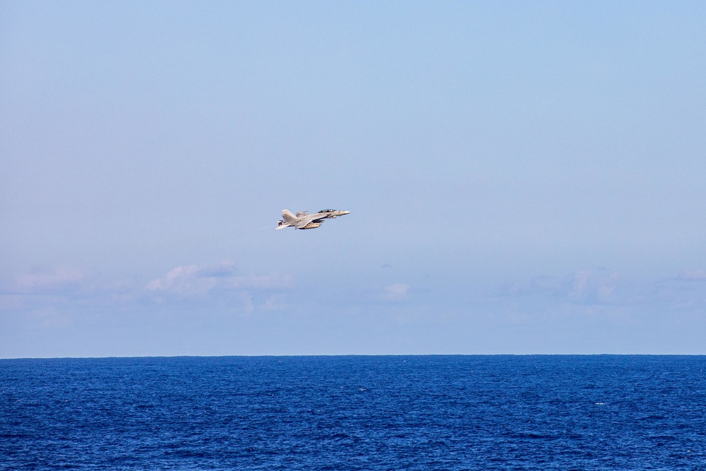 USS Ronald Reagan (CVN 76) Conducts Flight Operations