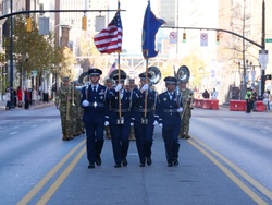 Ohio National Guard members support 2022 Columbus Veterans Day Parade [Image 1 of 6]