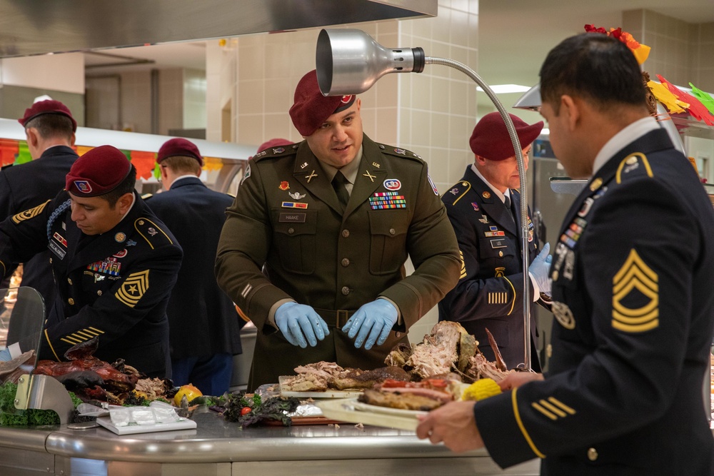 Sky Soldier leaders serve Thanksgiving meal to paratroopers