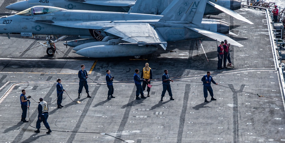 USS Ronald Reagan (CVN 76) conducts fueling-at-sea with USNS Rappahannock (T-AO 204)