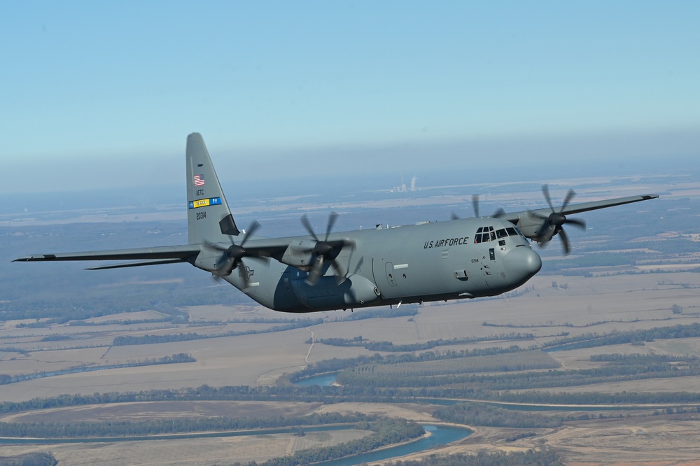 62nd Airlift Squadron flies over Arkansas