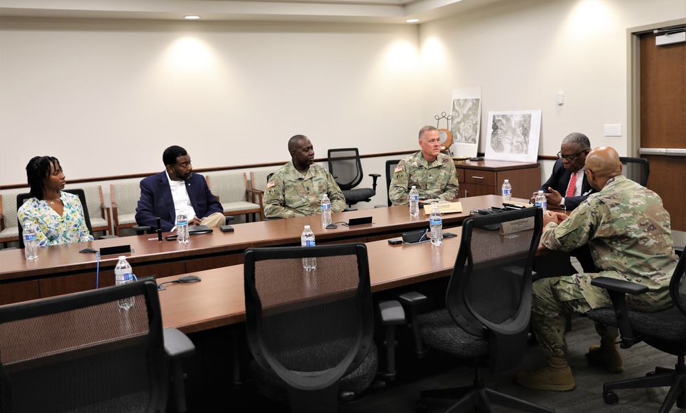 412th Commanding General meets with City of Vicksburg Mayor, George Flaggs and ERDC Commander, Col. Patterson