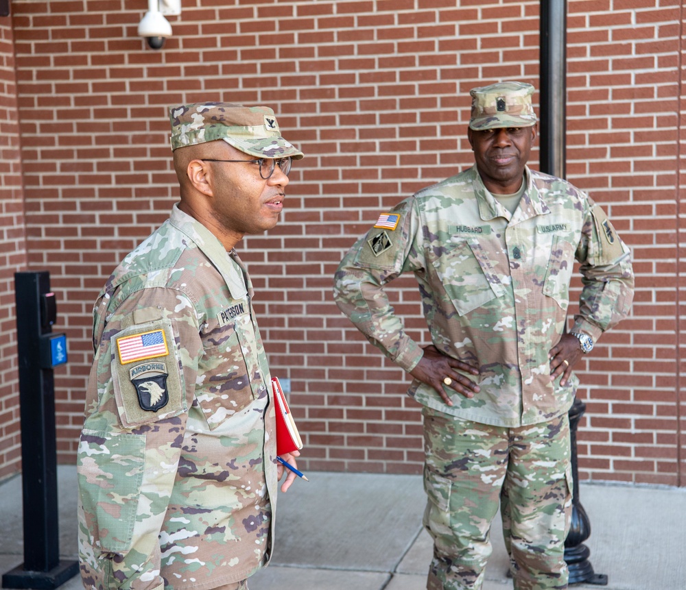 412th Commanding General meets with City of Vicksburg Mayor, George Flaggs and ERDC Commander, Col. Patterson