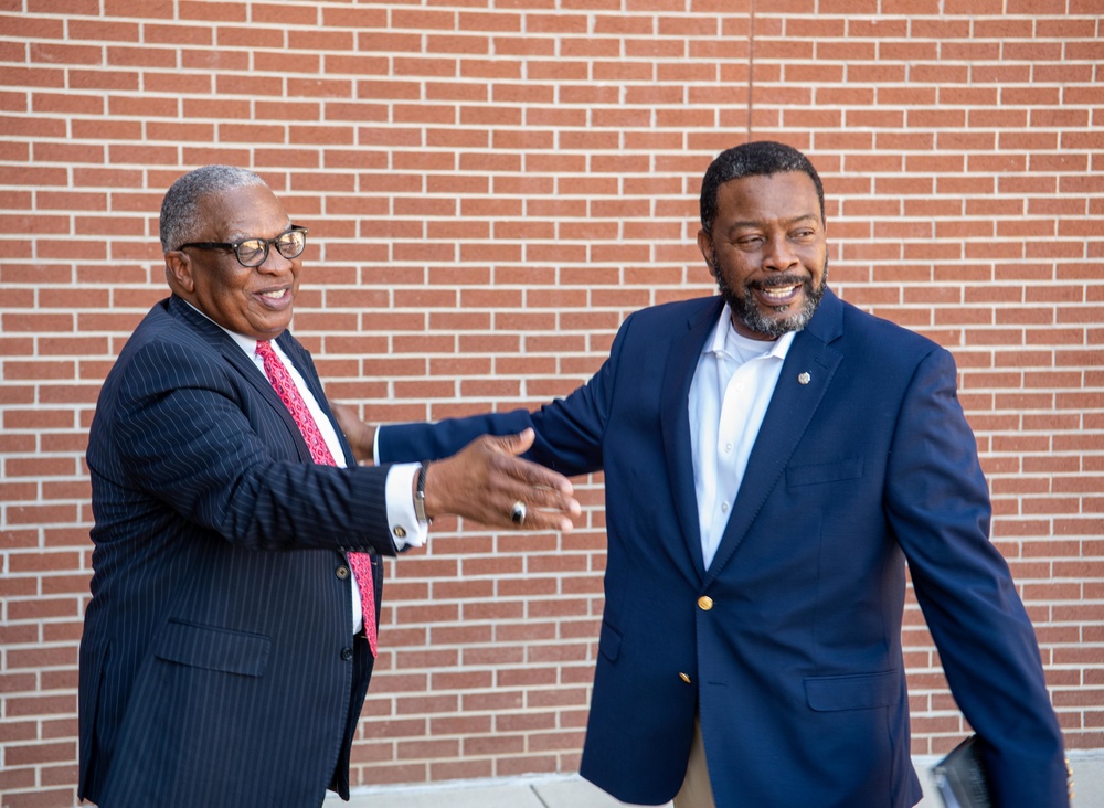 412th Commanding General meets with City of Vicksburg Mayor, George Flaggs and ERDC Commander, Col. Patterson