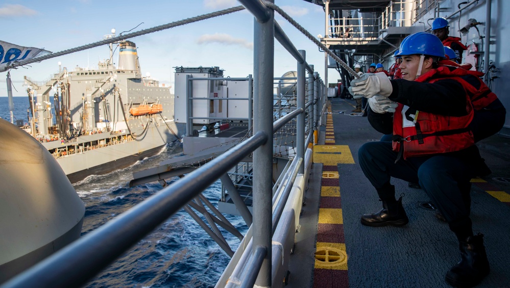 Makin Island Replenishment at Sea