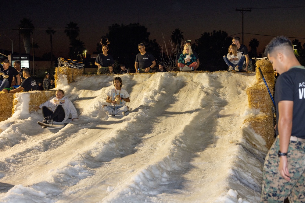 MCCS Camp Pendleton hosts 2022 Annual Tree Lighting Celebration