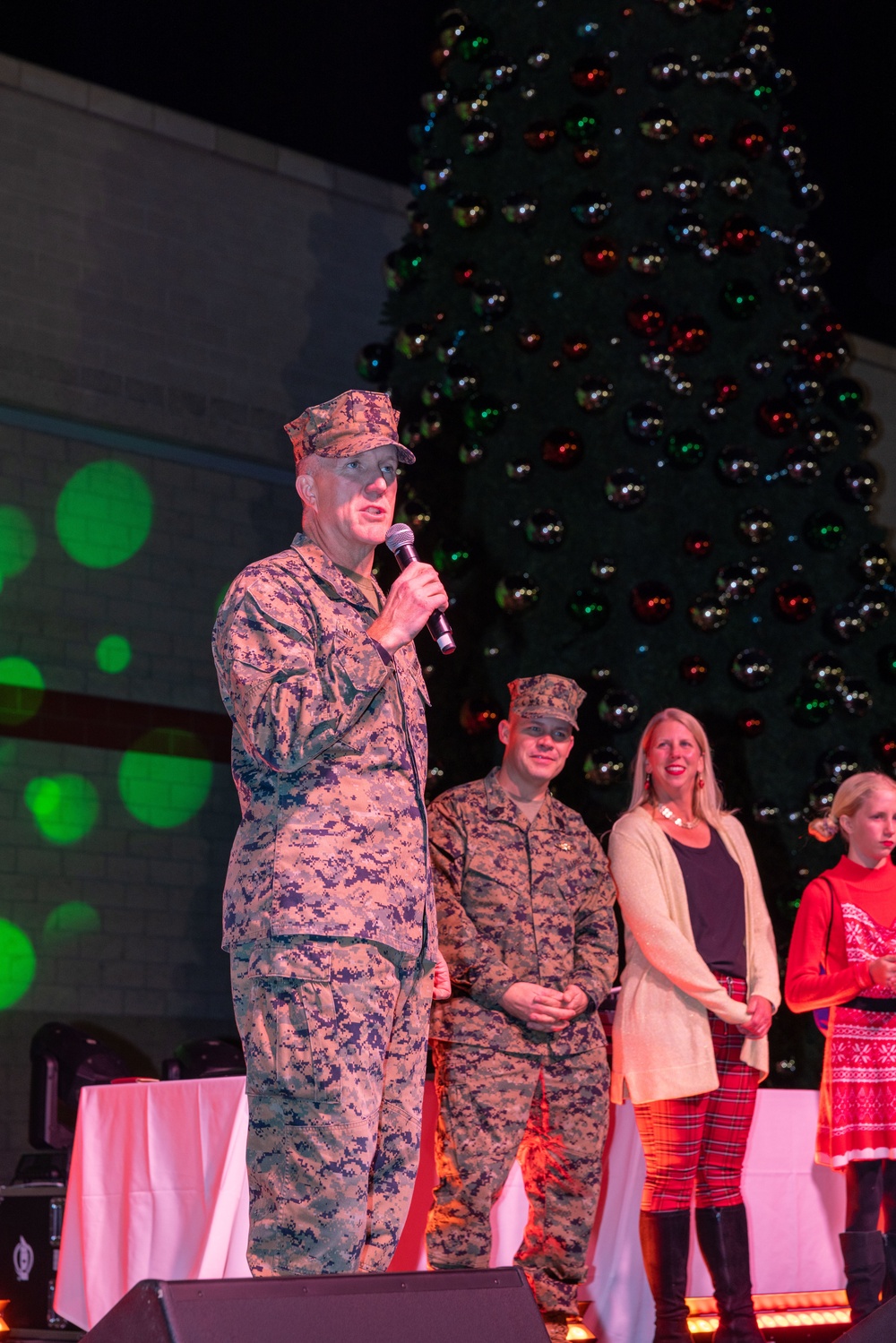 MCCS Camp Pendleton hosts 2022 Annual Tree Lighting Celebration