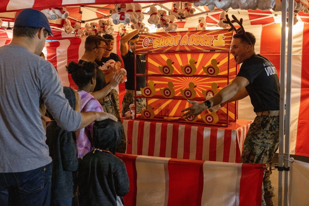 MCCS Camp Pendleton hosts 2022 Annual Tree Lighting Celebration