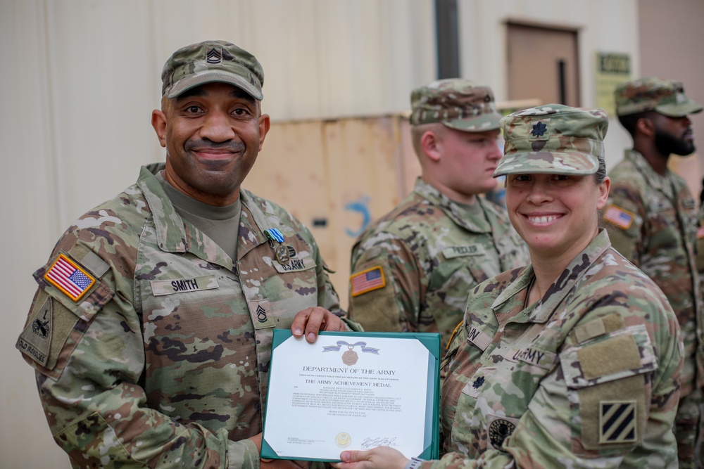 Safety Briefs and Awards: 3rd Sustainment Brigade Breaks for Long Weekend