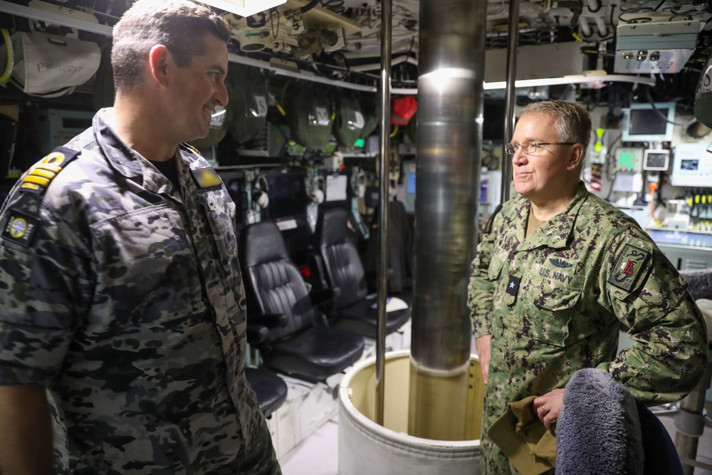 Commander, Submarine Group 7 Tours HMAS Farncomb