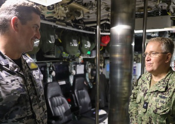 Commander, Submarine Group 7 Tours HMAS Farncomb