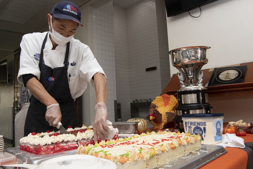 US Ambassador to Japan, Air Force leaders celebrate Thanksgiving Day with Yokota members