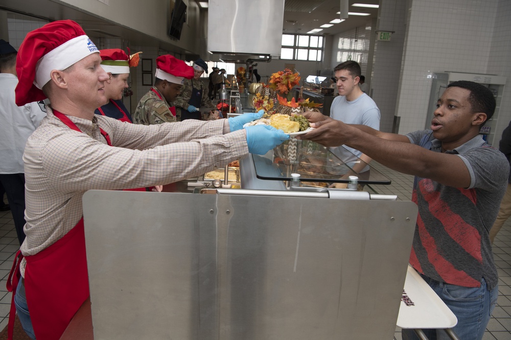 US Ambassador to Japan, Air Force leaders celebrate Thanksgiving Day with Yokota members