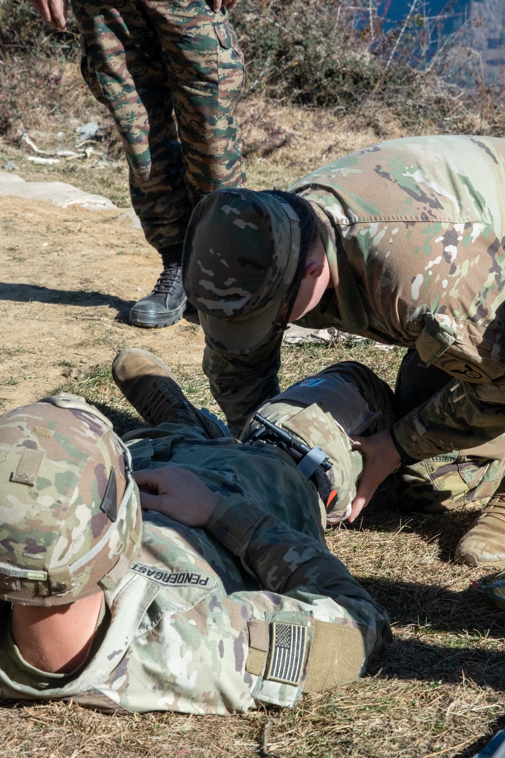 1-40th Cav Demonstrates Medical Procedures