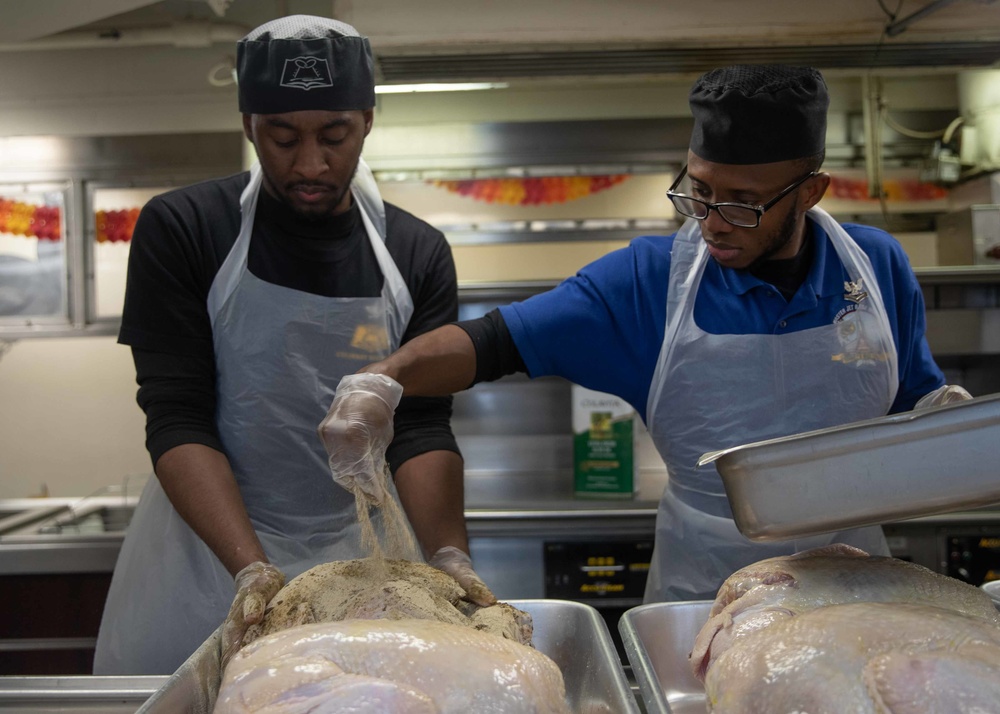 GRF Prepares for Thanksgiving