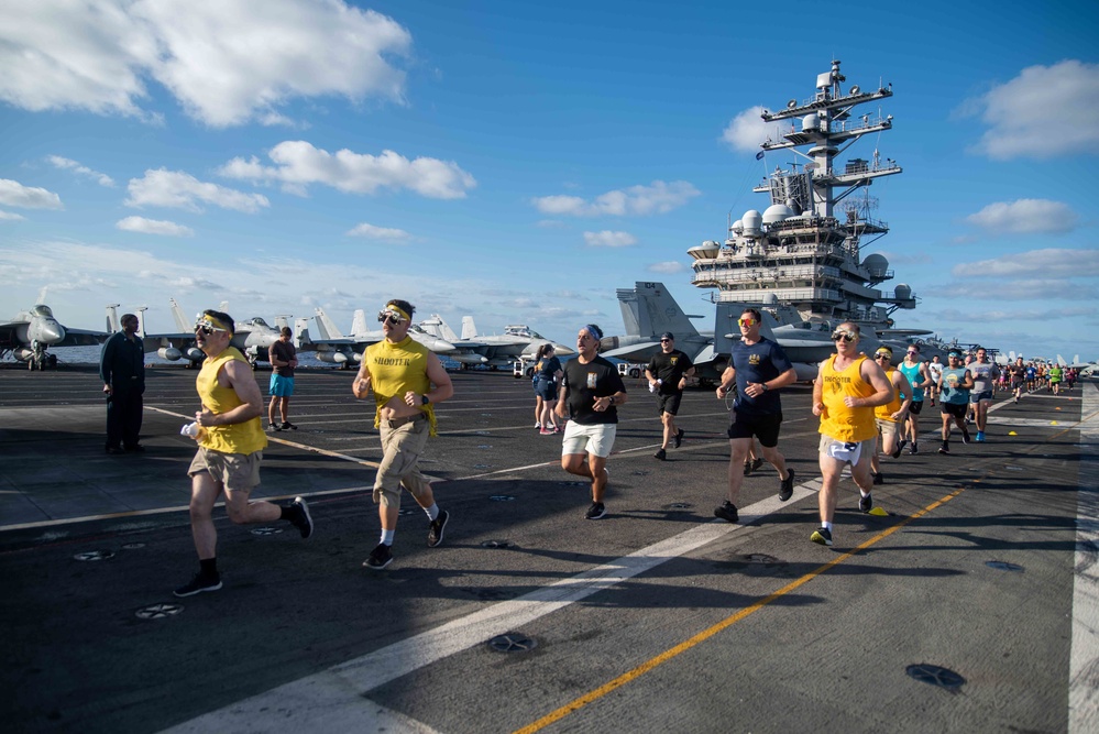 USS Ronald Reagan (CVN 76) Sailors participate in Thanksgiving Turkey Trot