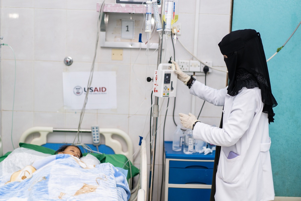 USAID and WHO supply oxygen for hospital patients in Yemen