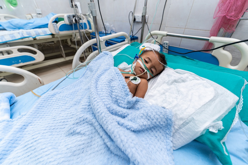 USAID and WHO supply oxygen for hospital patients in Yemen