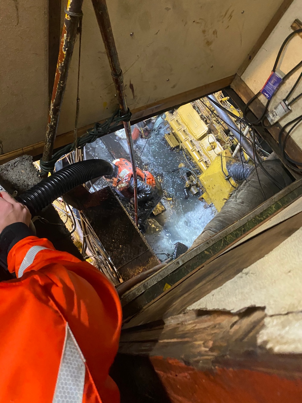 Coast Guard rescues 4 from shrimp boat taking on water 11 miles south of Jamaica Beach, Texas