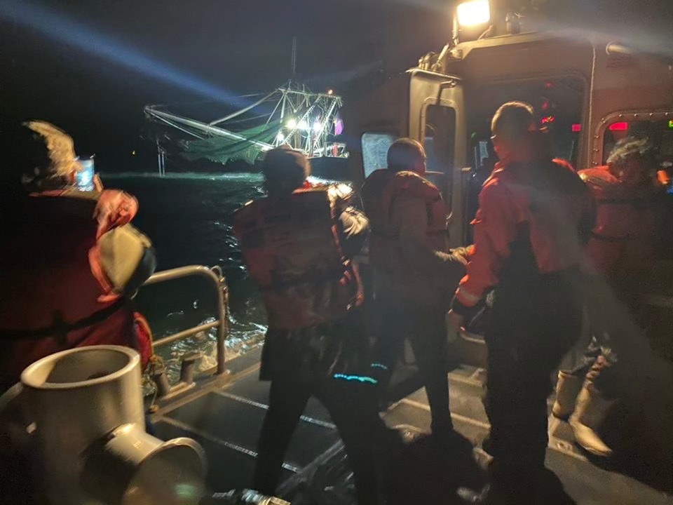 Coast Guard rescues 4 from shrimp boat taking on water 11 miles south of Jamaica Beach, Texas