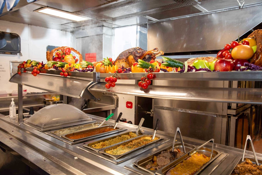 Sailors Aboard USS Leyte Gulf (CG 55) Prepare Thanksgiving Dinner