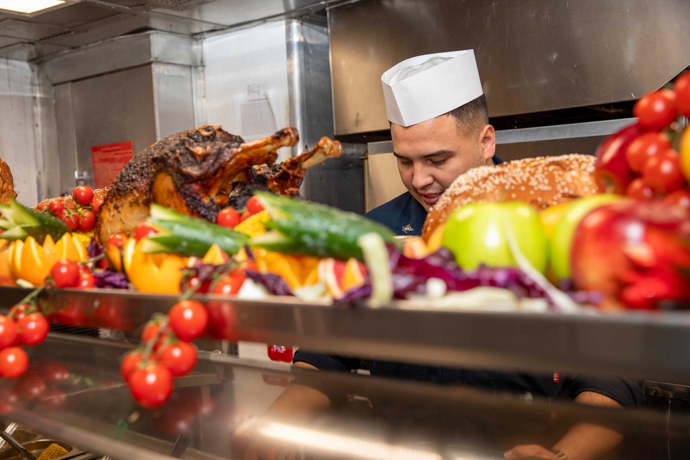 Sailors Aboard USS Leyte Gulf (CG 55) Prepare Thanksgiving Dinner