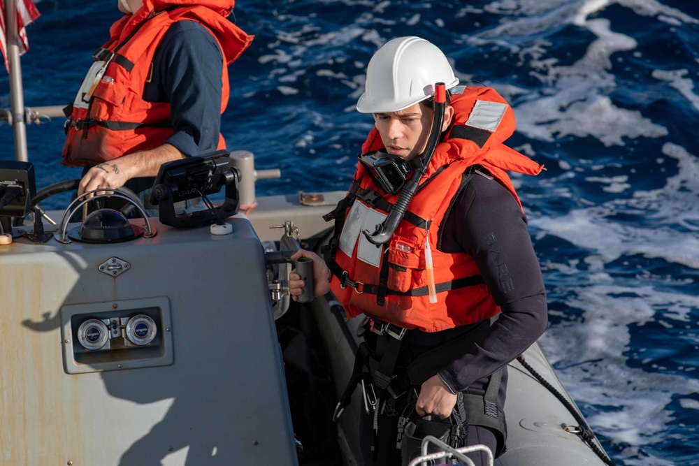 USS Leyte Gulf (CG 55) Completes Replenishment-at-Sea