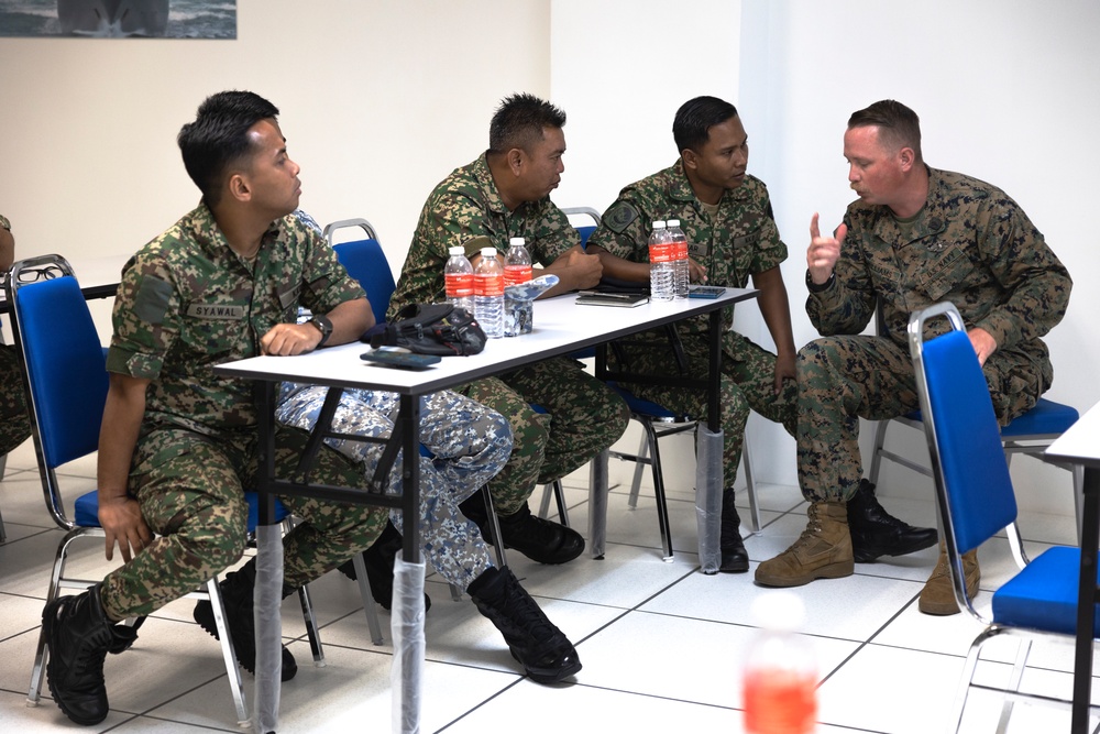 U.S. Navy sailors teach Combat Life Saving class to Malaysian service members