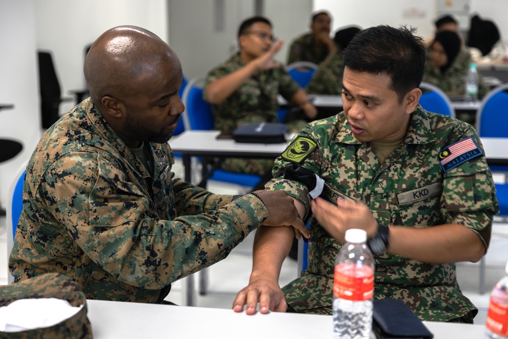 U.S. Navy sailors teach Combat Life Saving class to Malaysian service members