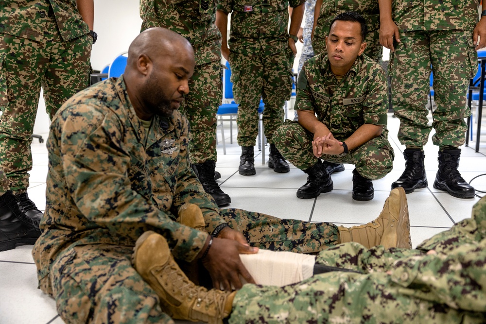 U.S. Navy sailors teach Combat Life Saving class to Malaysian service members