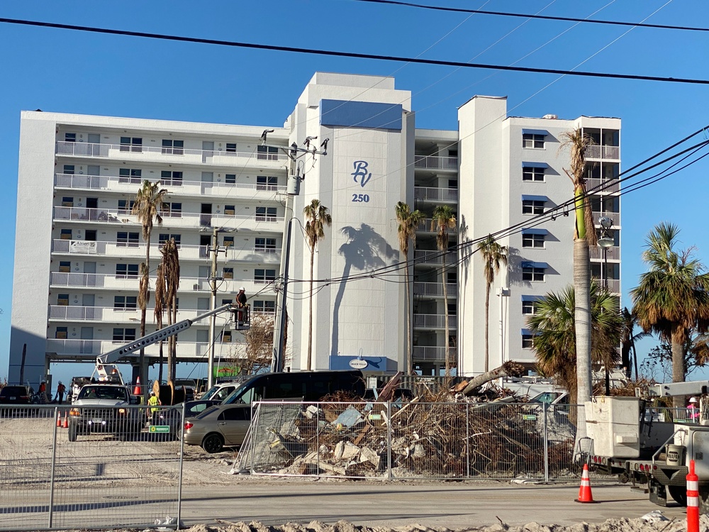 Florida Power and LIght Company Restore Electric to Areas in Fort Myers