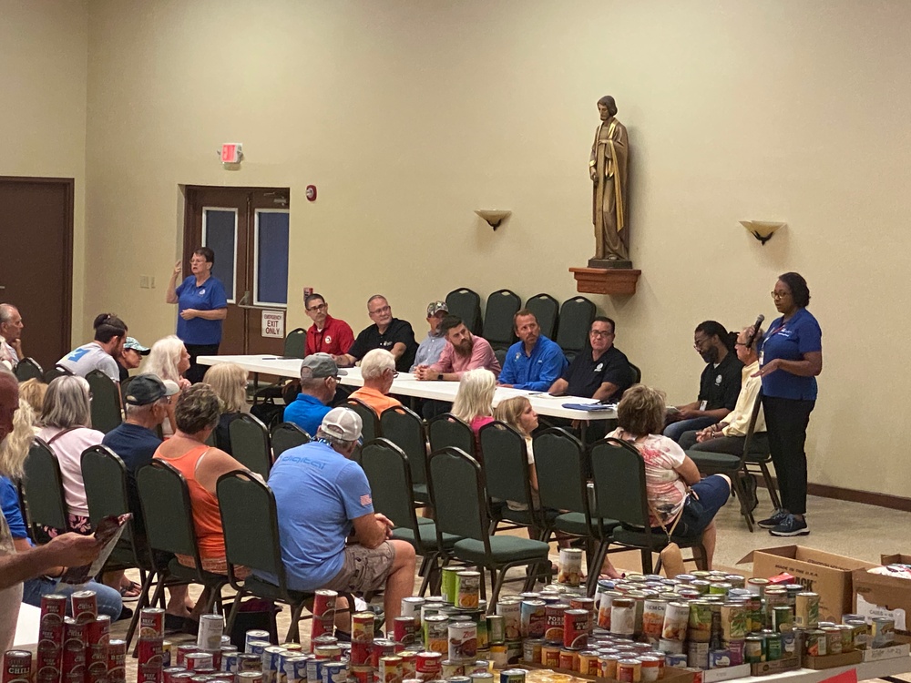 Local, State and Federal Officials Hold a Meeting on Pine Island