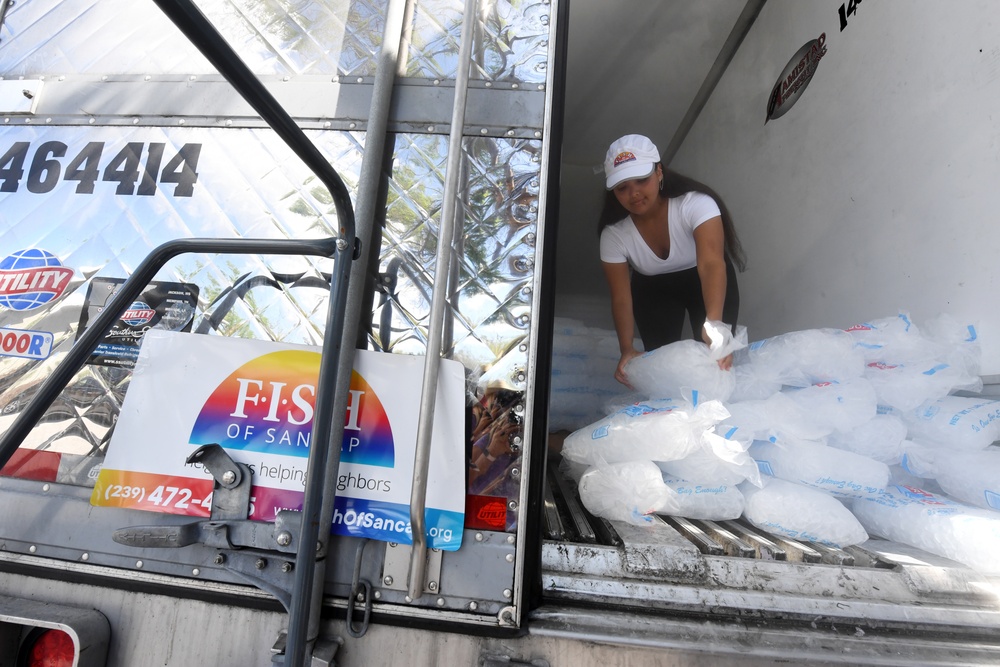 Volunteers Hand Out Ice on Sanibel Island
