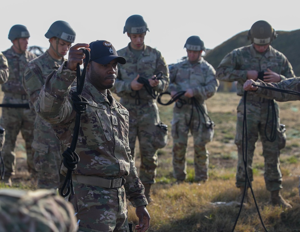 Air Assault Hip Rappel seat instruction