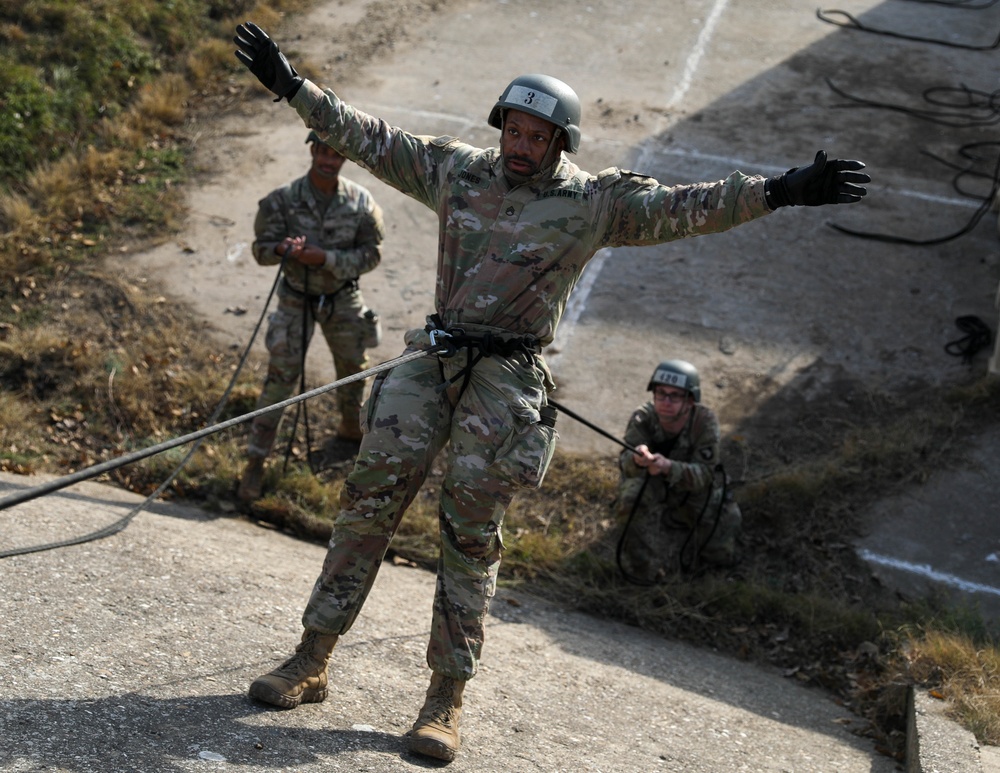 Air Assault Rappeling