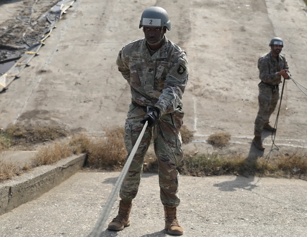 Air Assault Rappeling in Romania