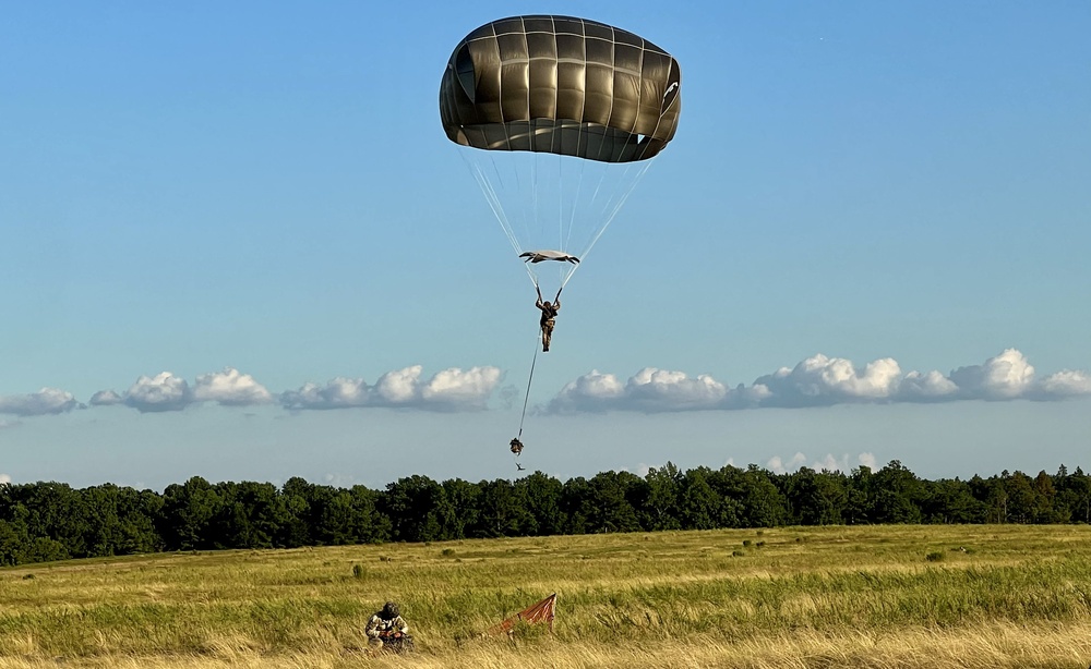 1BCT, 82nd ABN Conducts Airborne Operation