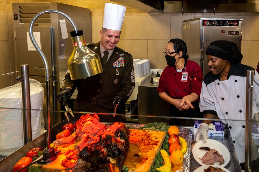 Leader thanksgiving serving