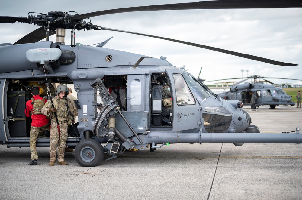 Pave Hawk preps for personnel recovery training