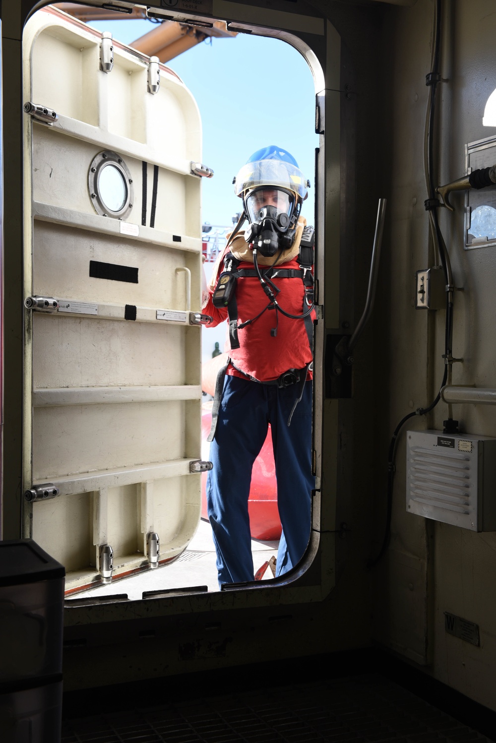 USCGC Mackinaw (WLBB 30) 2022 Christmas Tree Run