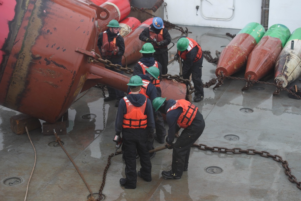 USCGC Mackinaw (WLBB 30) 2022 Christmas Tree Run