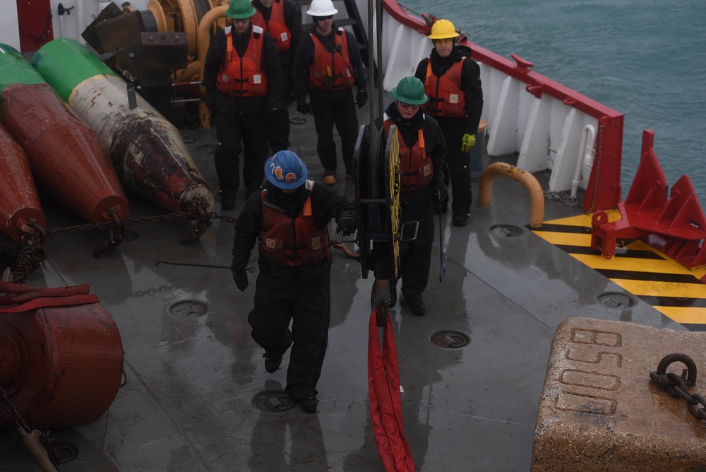 USCGC Mackinaw (WLBB 30) 2022 Christmas Tree Run