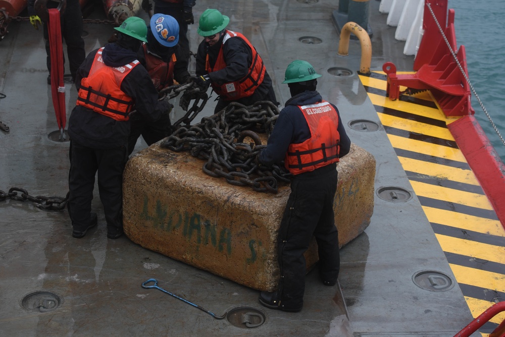 USCGC Mackinaw (WLBB 30) 2022 Christmas Tree Run